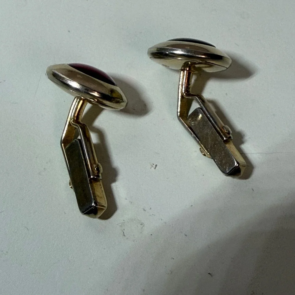Vintage Swank Mens Gold Tone Red Cabochon Round Toggle Back Cufflinks